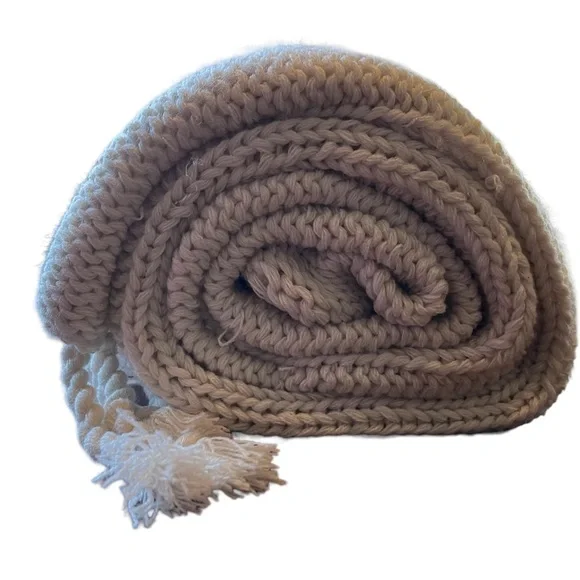 Pottery Barn Bryson Woven Knit Throw With Twisted Fringe- New with tags! - Picture 3 of 7